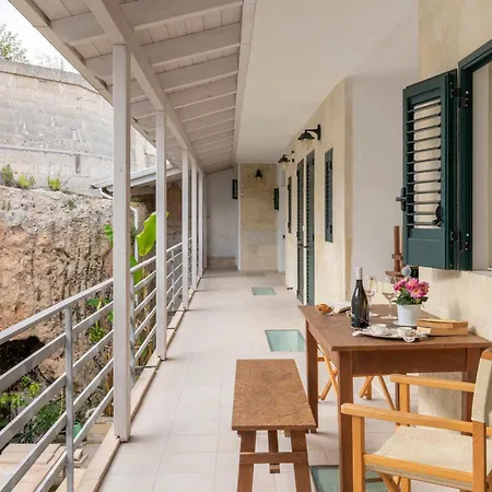 Atenaion Apartament *