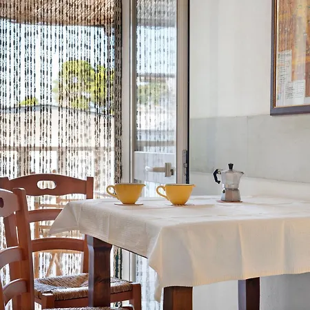 Apartament Atenaion *