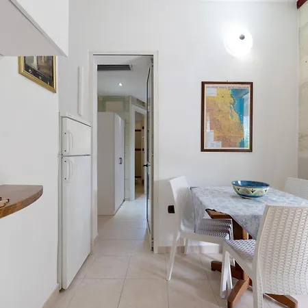Apartament Atenaion *
